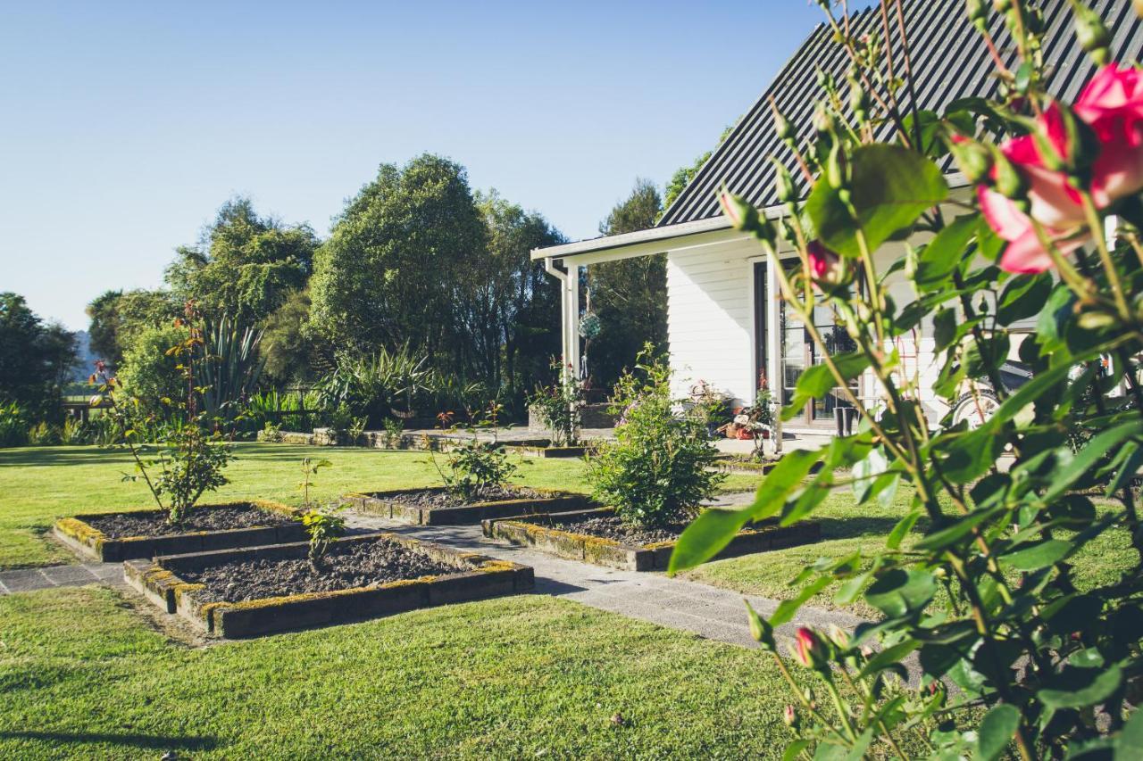 Westholm Lodge Harihari Eksteriør billede