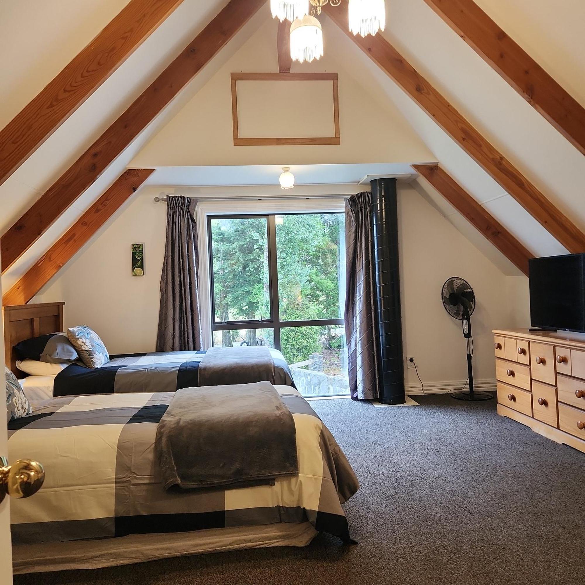 Westholm Lodge Harihari Eksteriør billede